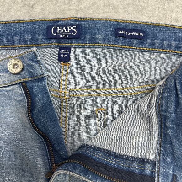 Chaps Jeans WMNS 18W Plus Light Wash Denim Slim Boyfriend Mid Rise Stretchy - Picture 2 of 9